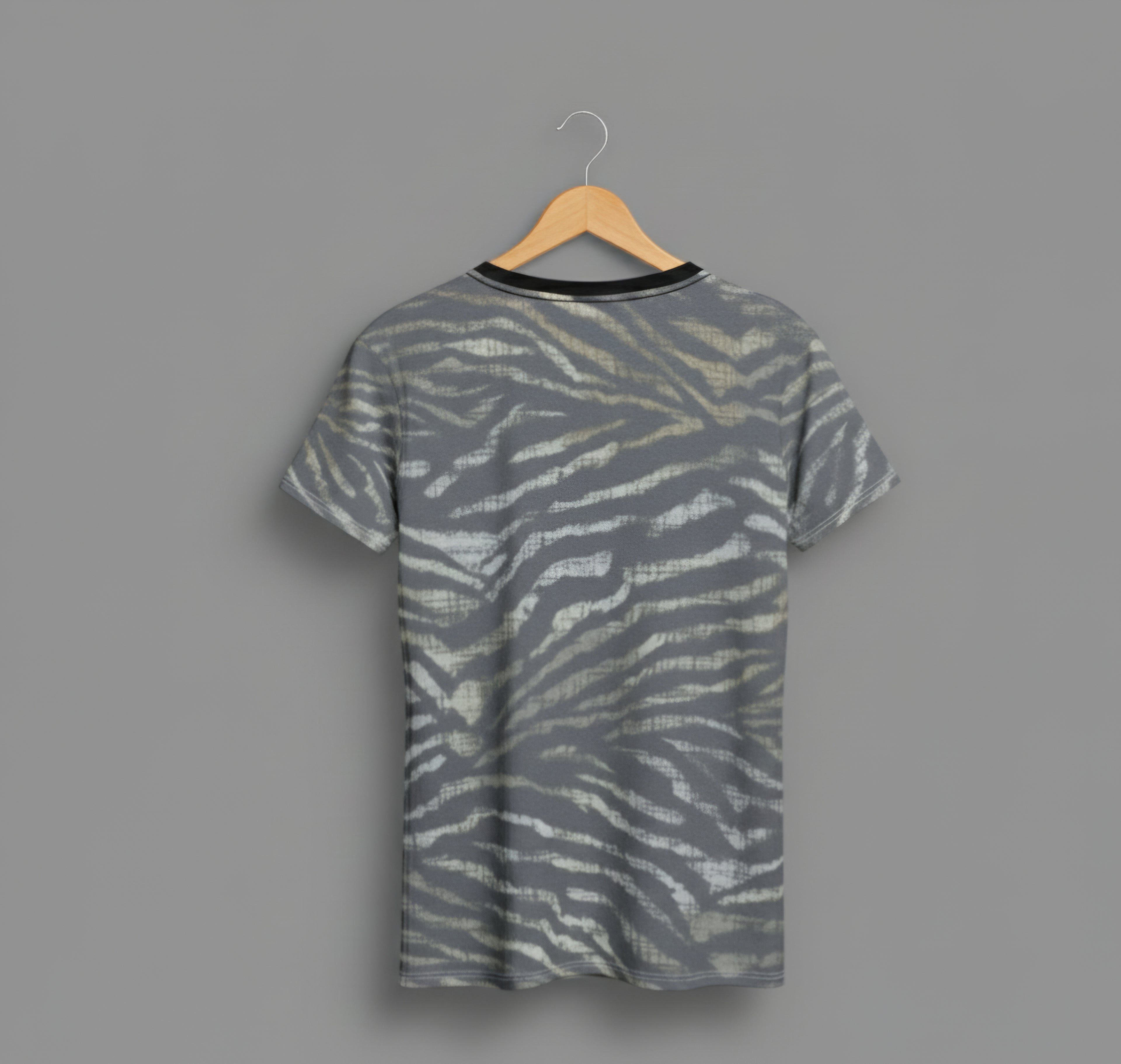Midas Eyes "Urban Bloom" Abstract Leaf Pattern T-Shirt
